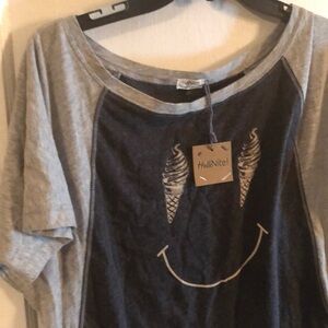 Hello Nite boxy crewneck with Smiley Face T-shirt Size Small